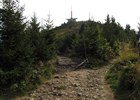 Lesy ČR upravují turistickou stezku na vrcholu Lysé hory