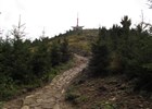 Lesy ČR upravují turistickou stezku na vrcholu Lysé hory